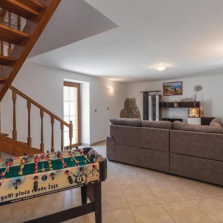 Lovely Home In Visnjan With Outdoor Swimming Pool מראה חיצוני תמונה