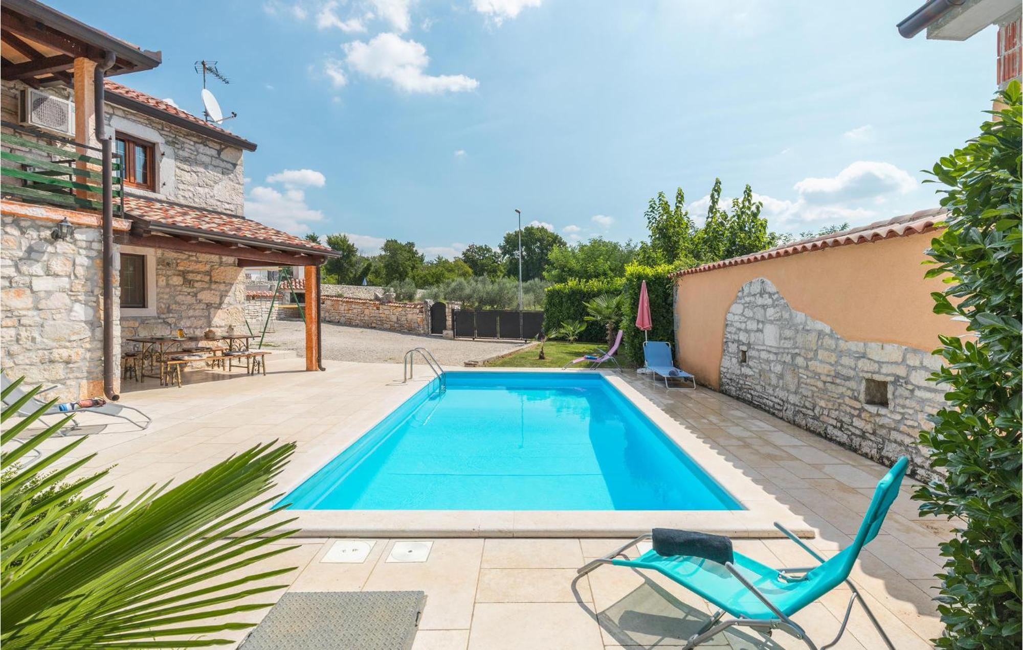 Lovely Home In Visnjan With Outdoor Swimming Pool מראה חיצוני תמונה