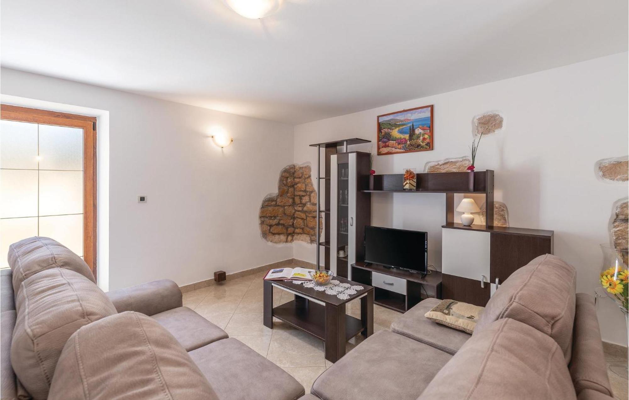 Lovely Home In Visnjan With Outdoor Swimming Pool מראה חיצוני תמונה