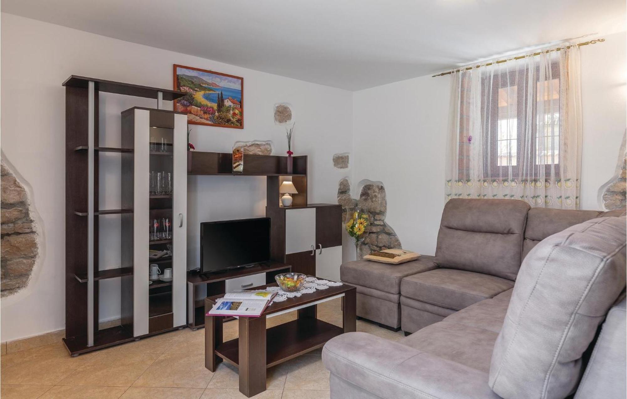 Lovely Home In Visnjan With Outdoor Swimming Pool מראה חיצוני תמונה