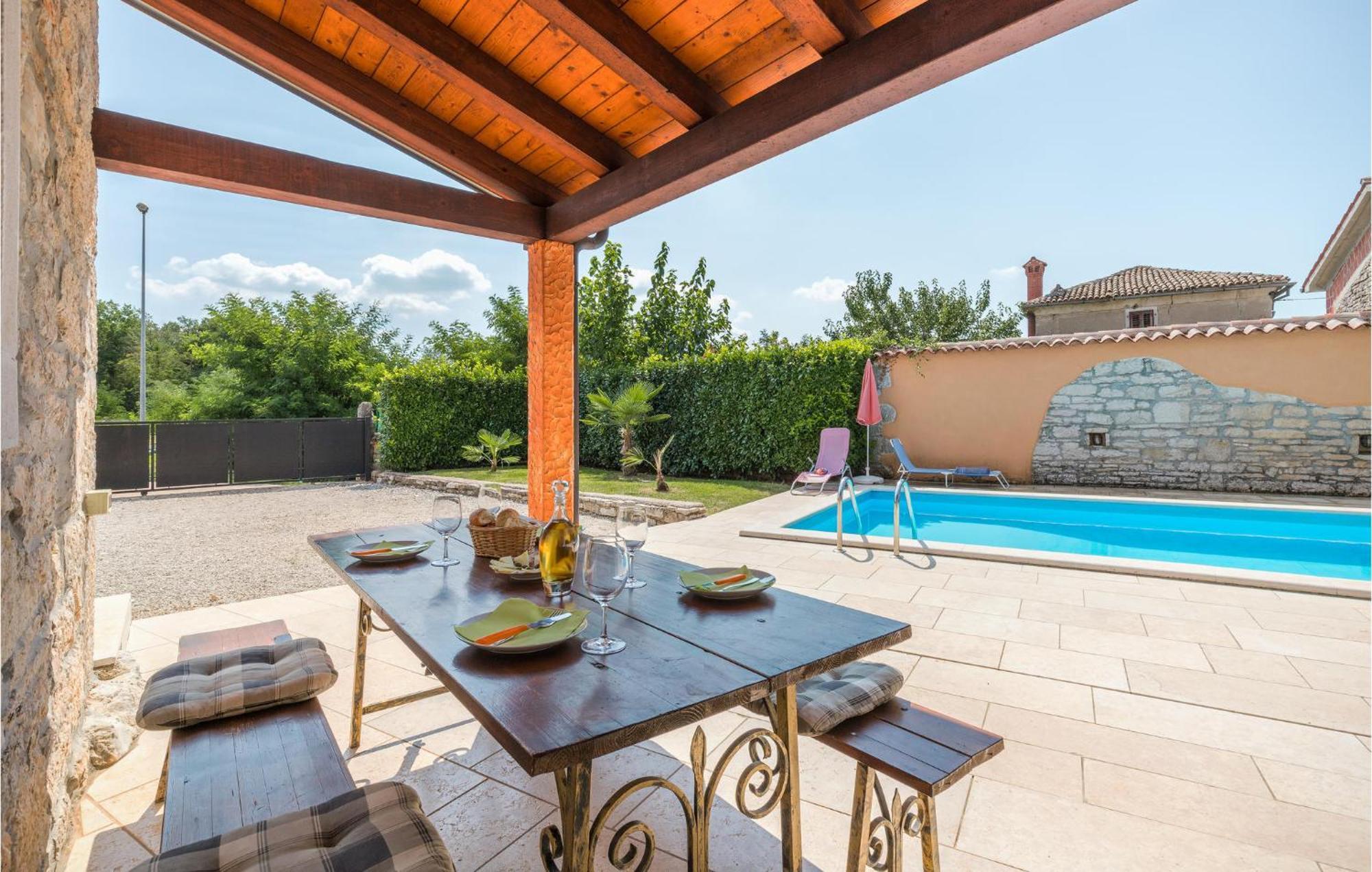 Lovely Home In Visnjan With Outdoor Swimming Pool מראה חיצוני תמונה