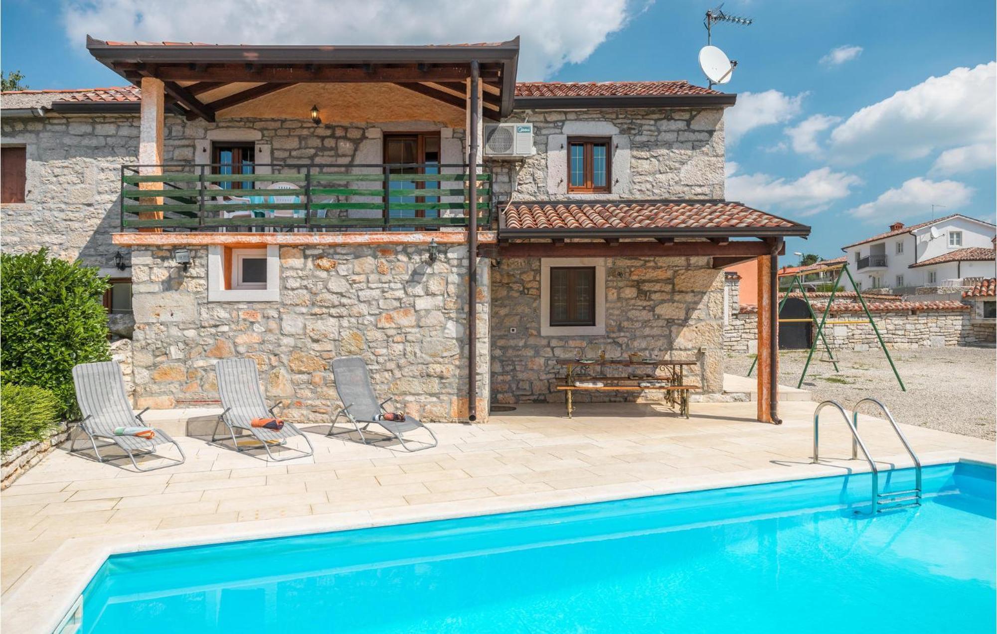 Lovely Home In Visnjan With Outdoor Swimming Pool מראה חיצוני תמונה