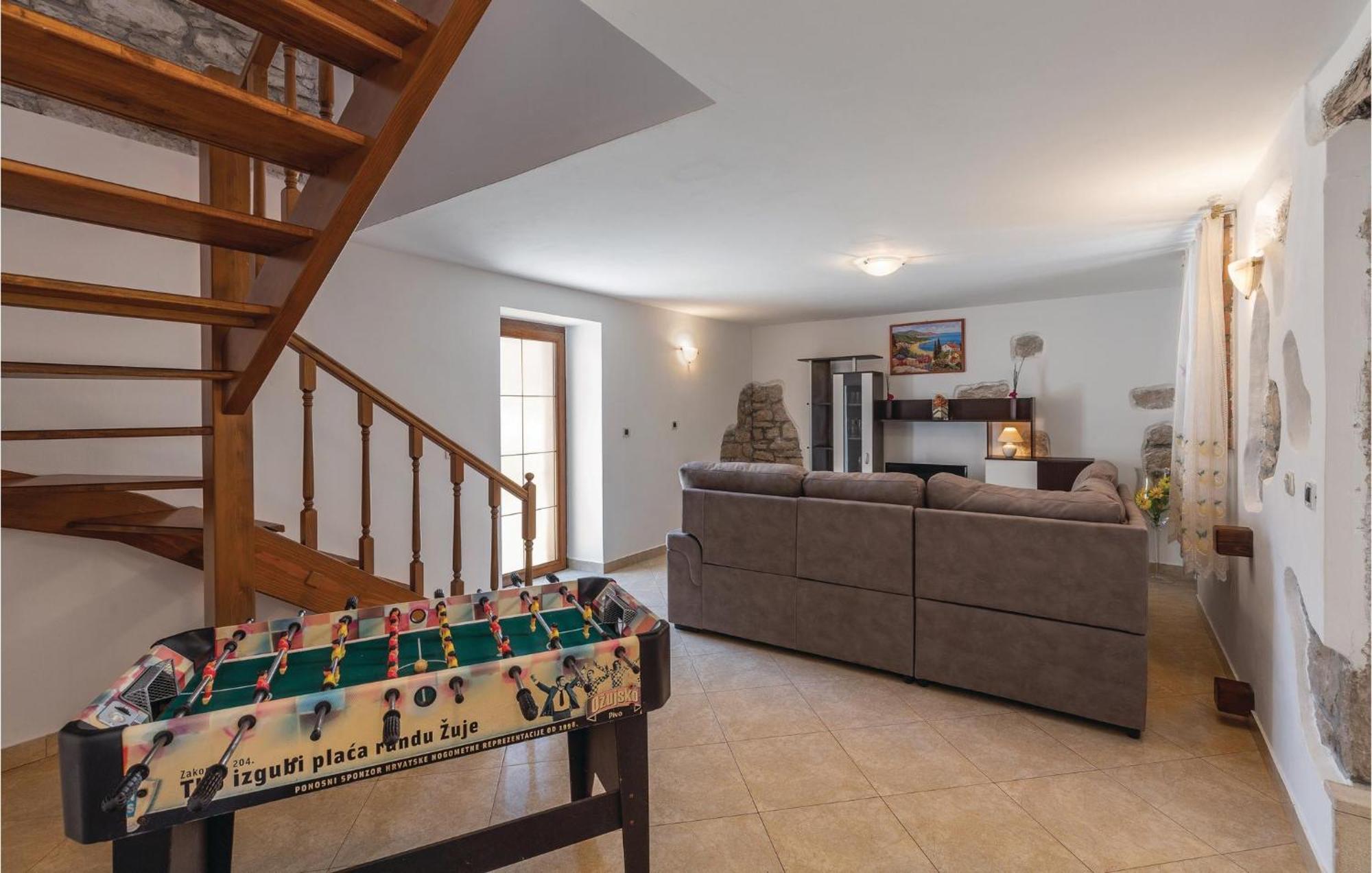 Lovely Home In Visnjan With Outdoor Swimming Pool מראה חיצוני תמונה
